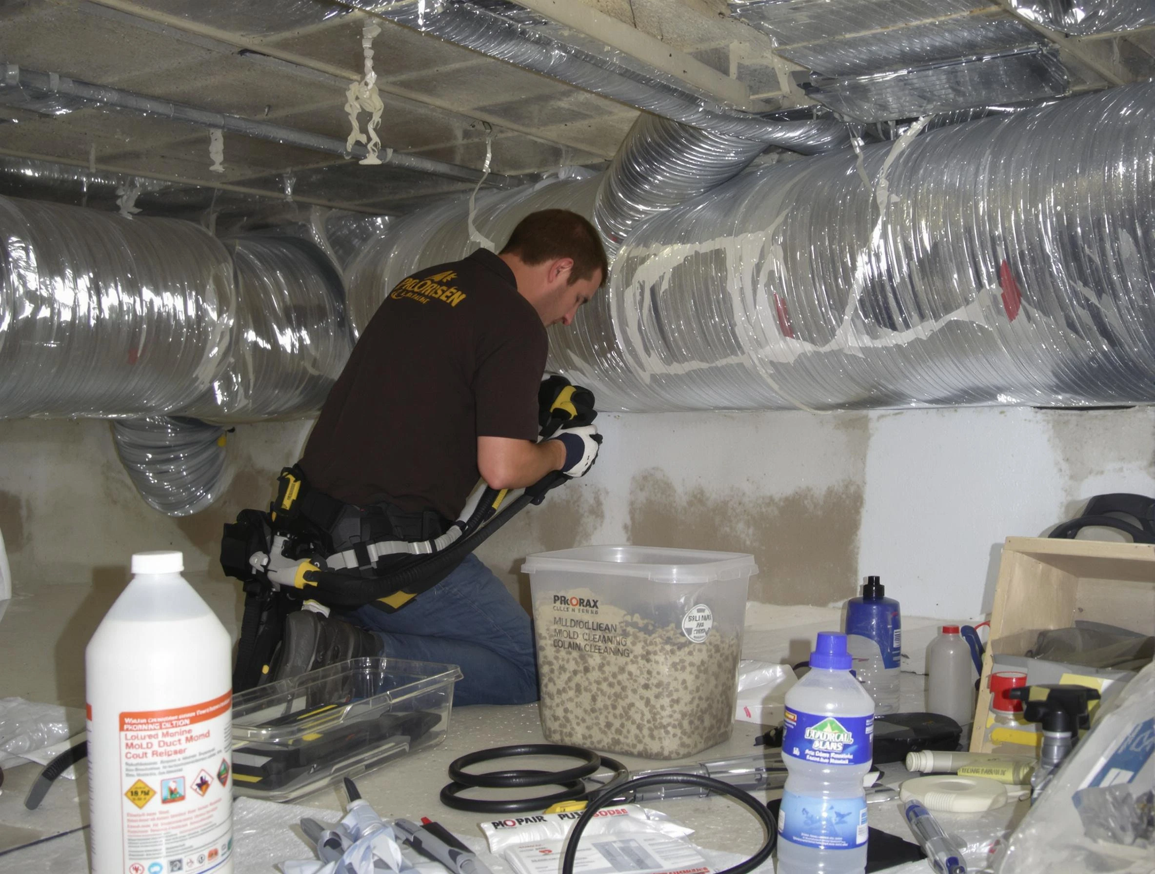 Oak Hill Air Duct Cleaning specialist performing professional mold removal from air ducts in Oak Hill